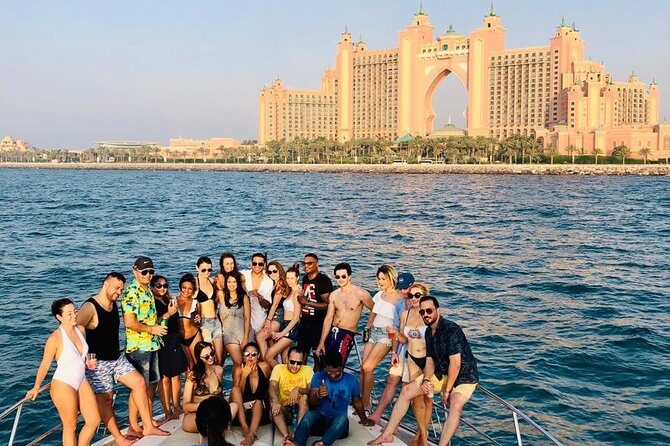 2 Hour Yacht Tour Around Palm Island - An In-Depth Look at the Yacht Tour Experience