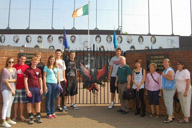 2-hours-belfast-original-drivers-the-troubles-black-taxi-tour