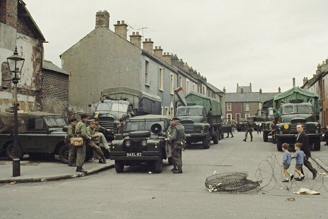 2-hours-belfast-original-drivers-the-troubles-black-taxi-tour