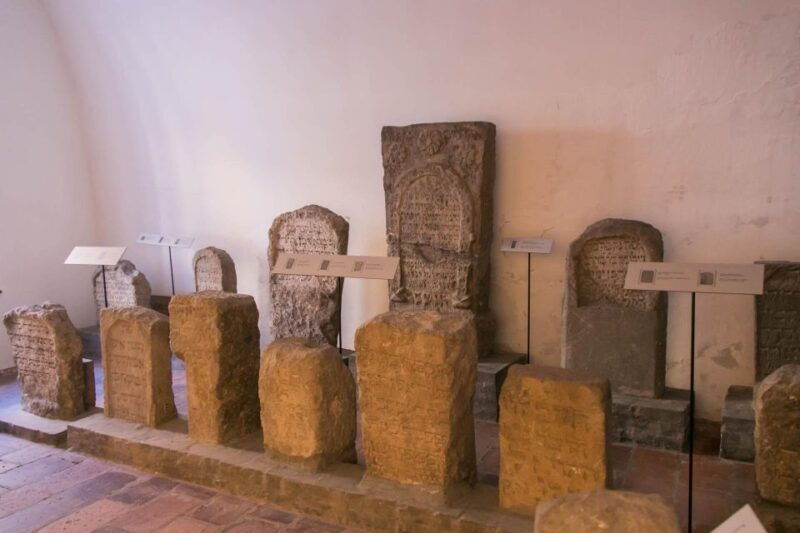 2-hours-buda-castle-walking-tour-walk-with-a-historian