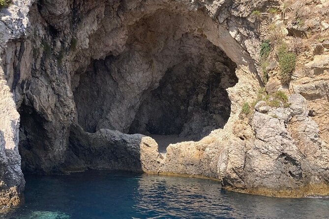 2-hours-excursion-to-the-blue-grotto-of-taormina-in-isola-bella
