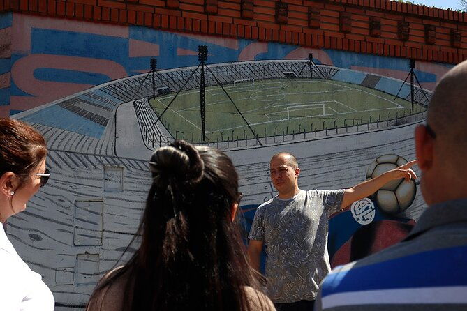 2-hours-football-and-street-art-walking-tour-in-buenos-aires