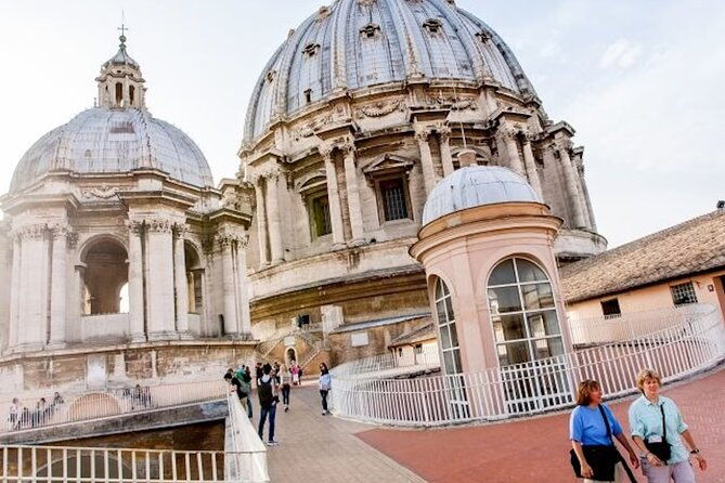 2-hours-guided-walking-tour-in-st-peters-and-dome-exploration