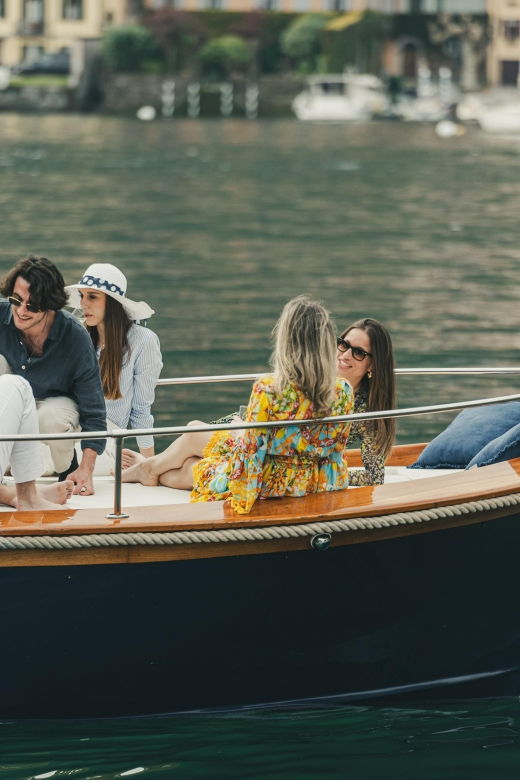 2-hours-private-boat-tour-on-como-lake-bellagio-wood-boat