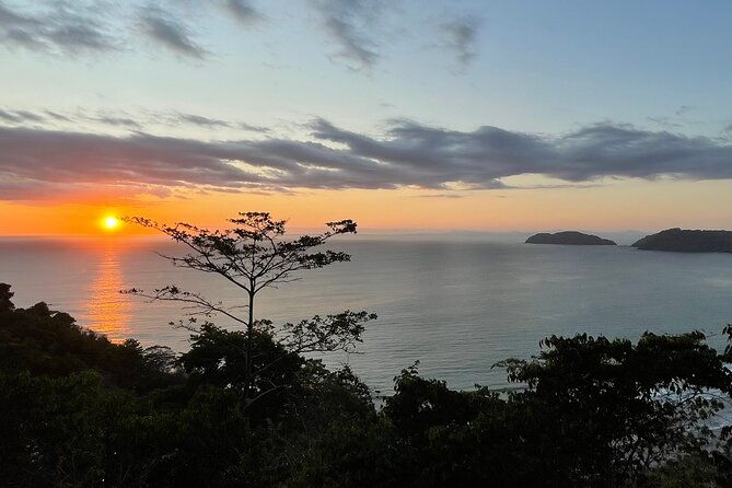 2-hours-private-guided-hiking-experience-to-el-miro-in-jaco