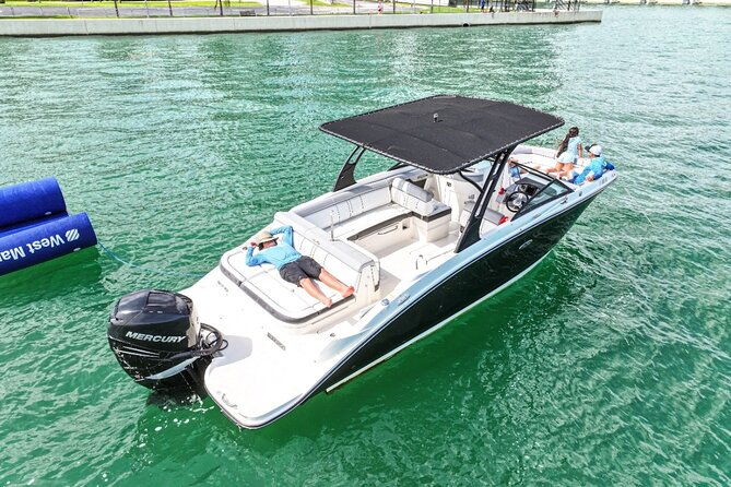 2-hours-private-miami-boat-tour-with-champagne-2