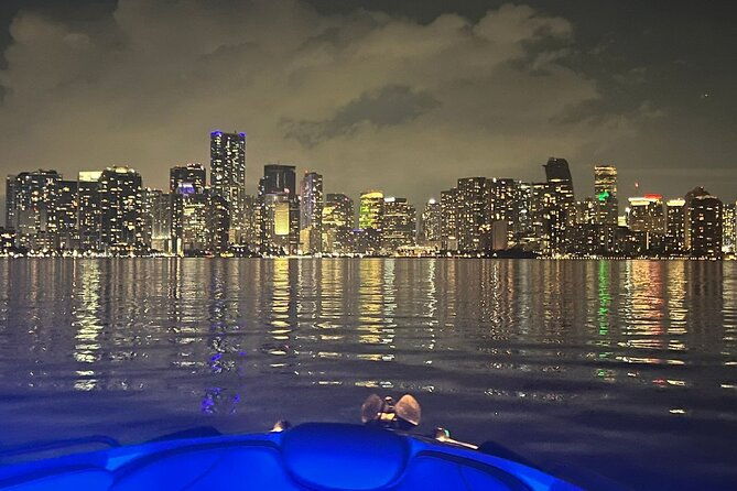 2-hours-private-miami-boat-tour-with-champagne-2