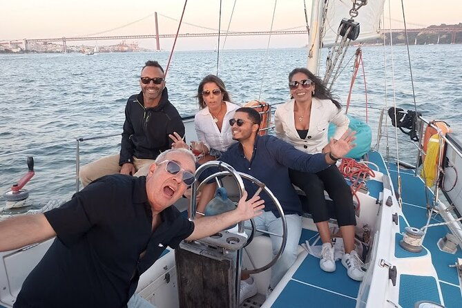2-hours-private-sailing-in-lisbon