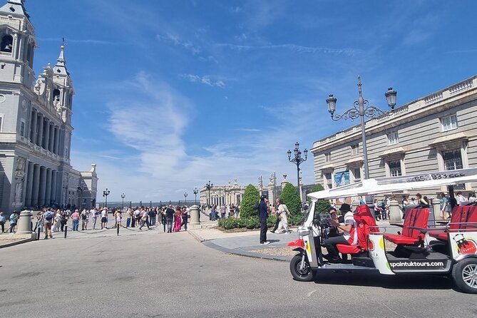 2-hours-private-tuk-tuk-tour-in-madrid