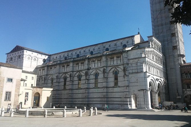 2-hours-relax-walking-tour-through-lucca