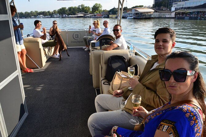 2-hours-sightseeing-boat-cruise-drinks-included