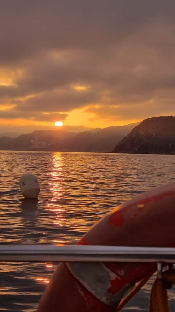 2-hours-sunset-sailing-in-a-sailboat-in-platja-daro