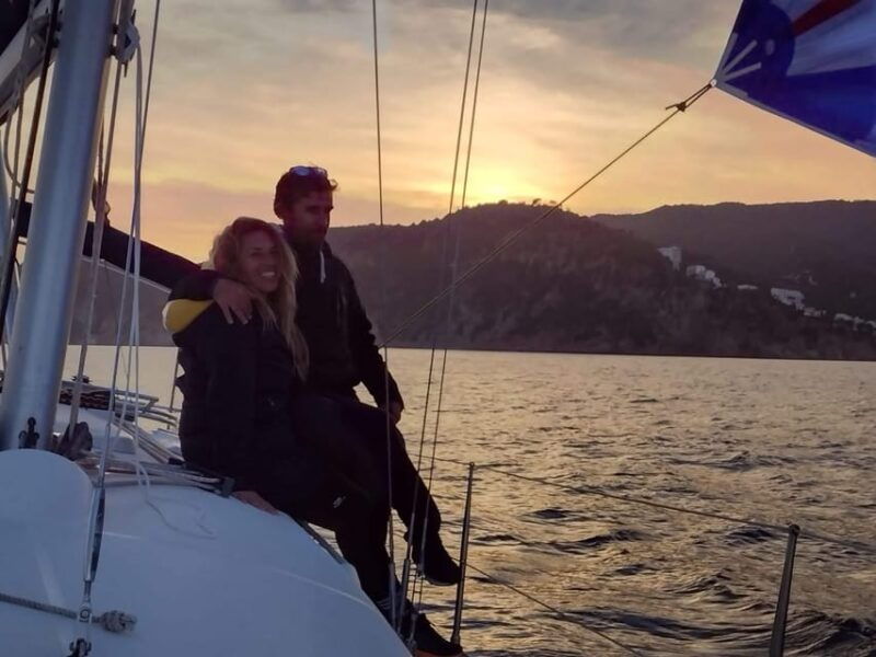2-hours-sunset-sailing-in-a-sailboat-in-platja-daro