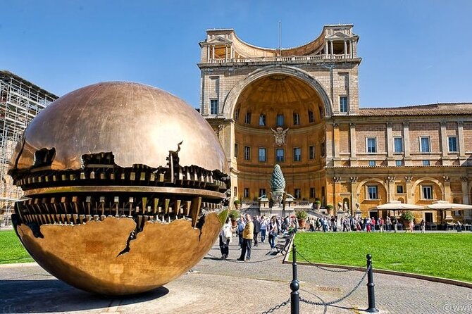 2-hours-tour-of-the-vatican-and-sistine-chapel-with-official-guide