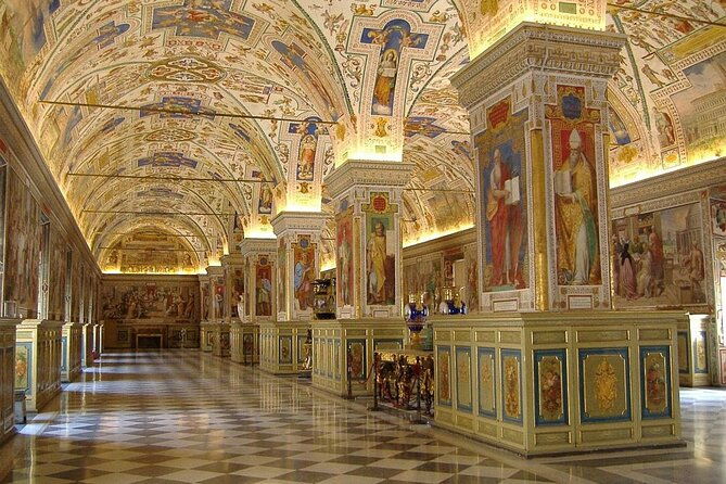 2-hours-tour-of-the-vatican-and-sistine-chapel-with-official-guide