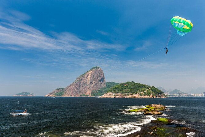 2-hours-tour-with-parasailing-in-rio-de-janeiro