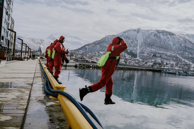 2-hours-urban-arctic-floating-activity-in-the-harbours-of-tromso