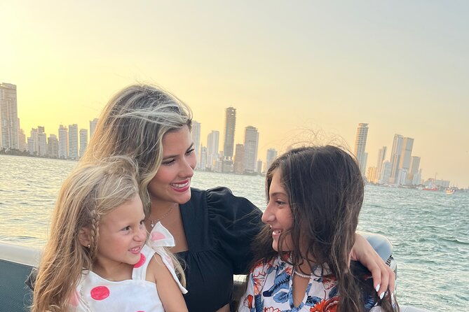 2-hrs-tour-in-cartagena-bay-with-sunset-view