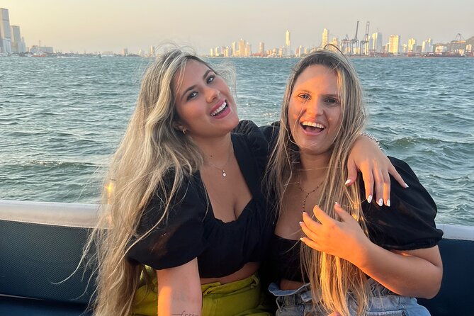 2-hrs-tour-in-cartagena-bay-with-sunset-view