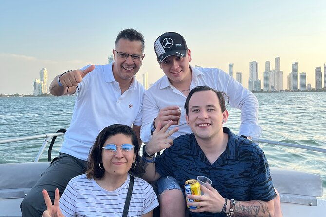 2-hrs-tour-in-cartagena-bay-with-sunset-view