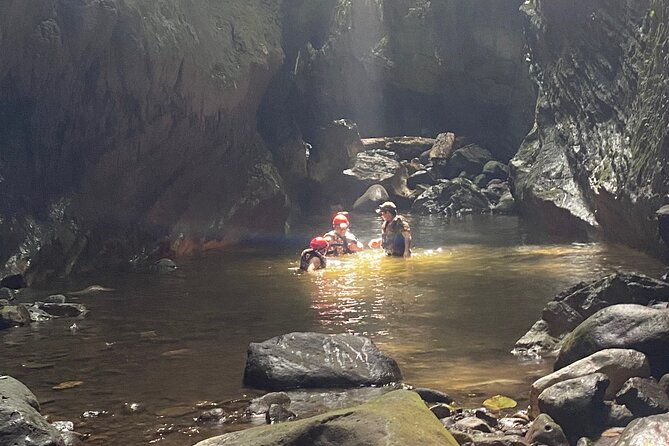 2-in-1-excursion-visiting-bayano-caves-and-kayaking-in-rio-tigre