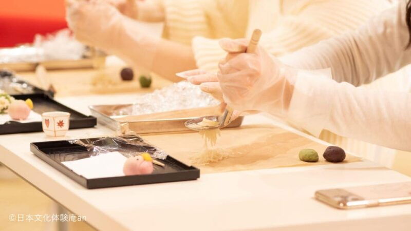 2-types-of-japanese-sweets-making-and-tea-ceremony