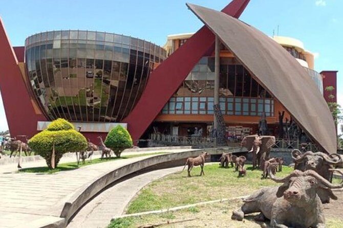 24 Hours in ArushaArusha Museum, Cultural Heritage, Maasai Market, Shanga - Key Points