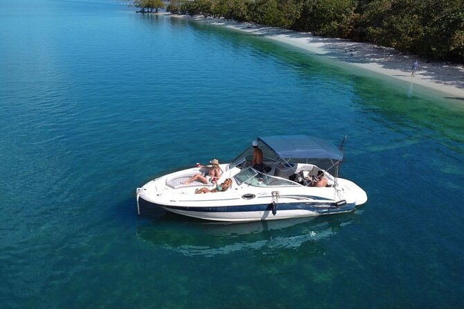 26-ft-boat-miami-bay-tour-for-2-or-4-hours-10-people