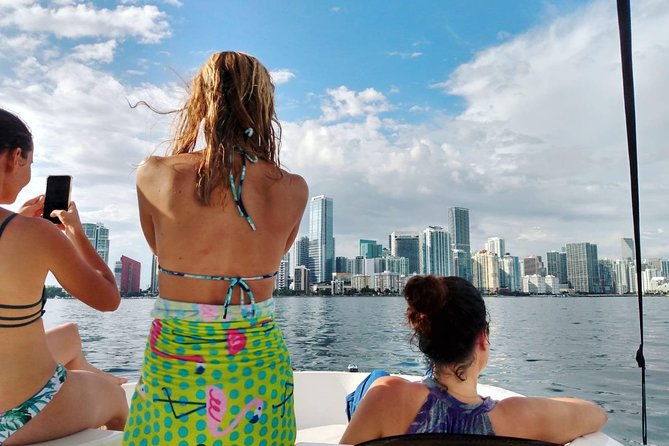 26-ft-boat-miami-bay-tour-for-2-or-4-hours-10-people