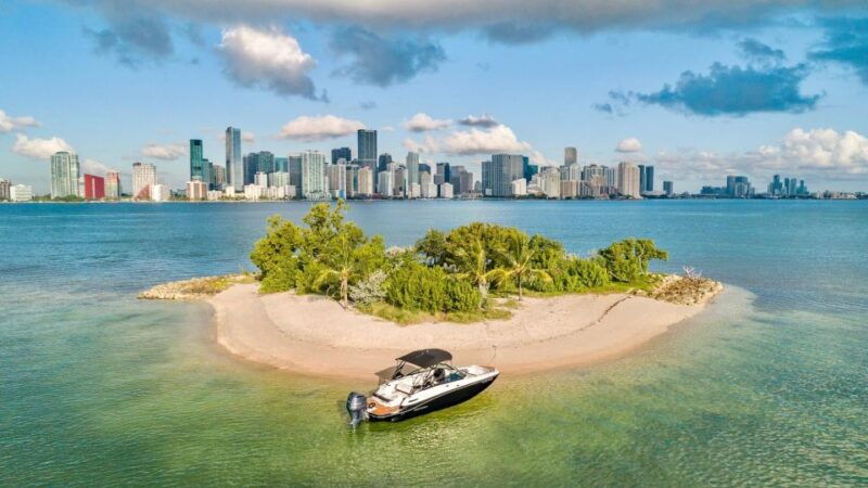 27-feet-monterey-breathtaking-miami-skyline-boat-tour
