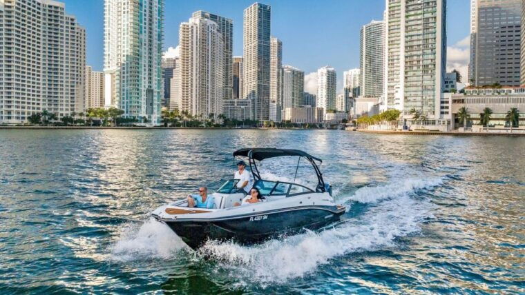 27-feet-monterey-breathtaking-miami-skyline-boat-tour