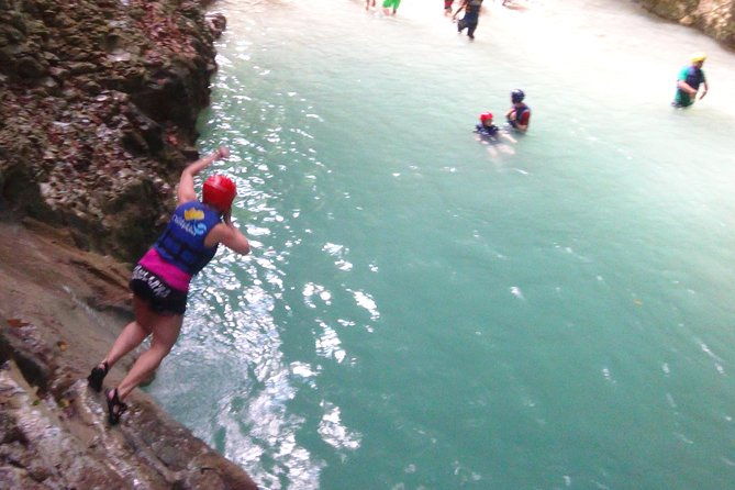 27-waterfalls-for-cruise-ship-passengers-amber-cove-taino-bay