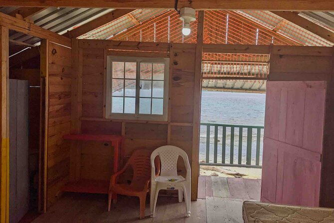 2d-1n-oceanfront-cabin-private-bath-in-san-blas-including-day-tour-meals