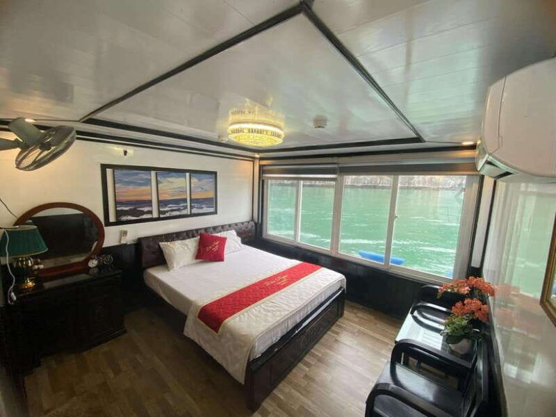 2d1n-boat-tour-lan-ha-bay-ha-long-bay