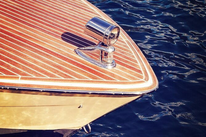 2h-4h-private-wooden-boat-tour-from-bellagio-up-to-10-pax