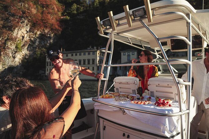 2h-hour-private-cruise-on-lake-como-by-motorboat-6-pax