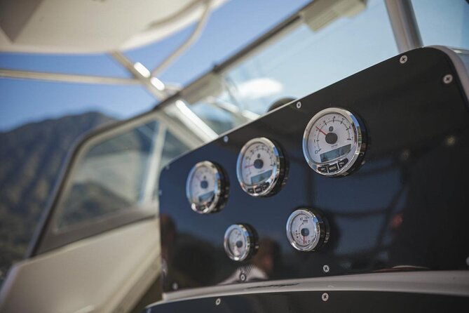 2h-hour-private-cruise-on-lake-como-by-motorboat-6-pax