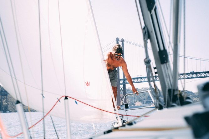 2h-private-group-exclusive-boat-tour-with-local-sailors