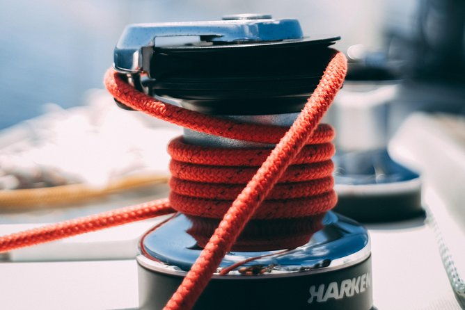 2h-private-group-exclusive-boat-tour-with-local-sailors