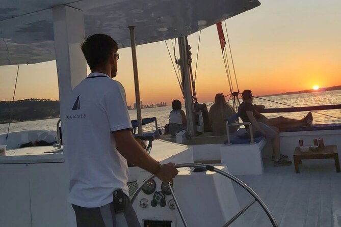 2h-private-sailing-catamaran-vertigo-tour-in-lisbon-up-to-18pax