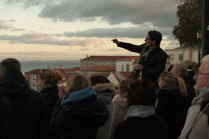 2h-private-tour-in-lisbon-by-tuk-tuk-fluent-french