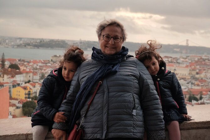 2h-private-tour-in-lisbon-by-tuk-tuk-fluent-french