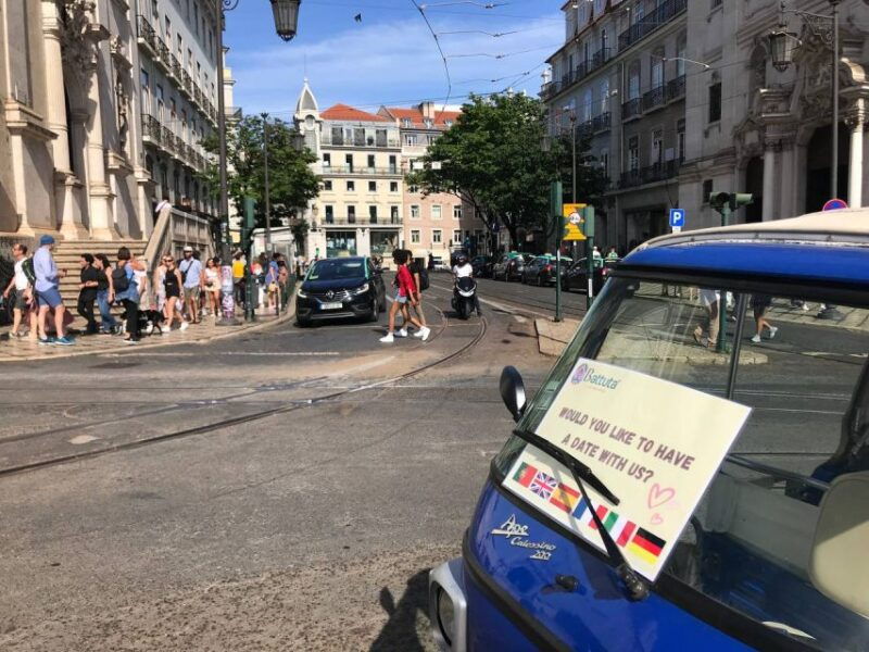 2h-private-tuk-tuk-tour-in-hilly-lisbon
