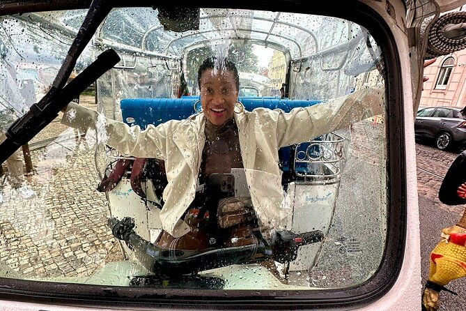 2h-tuk-tuk-tour-central-lisbon