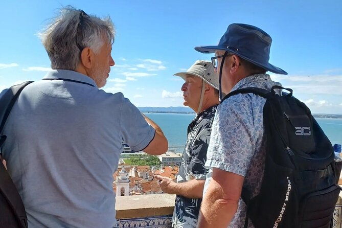 2h-tuk-tuk-tour-central-lisbon