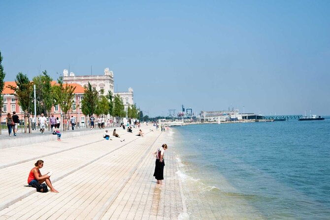2h-tuk-tuk-tour-up-and-down-the-lisbon-hills