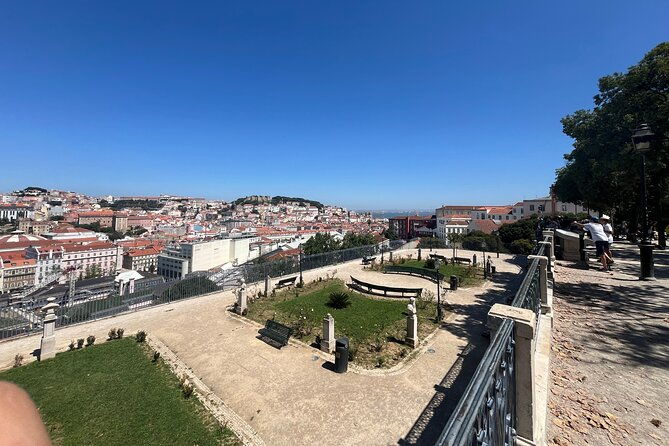2h-tuk-tuk-tour-up-and-down-the-lisbon-hills