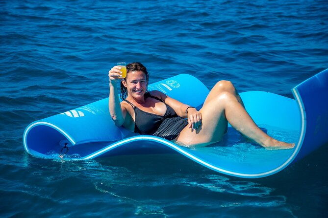 2hr-luxury-private-sailing-catamaran-in-waikiki-for-1-6-people-2