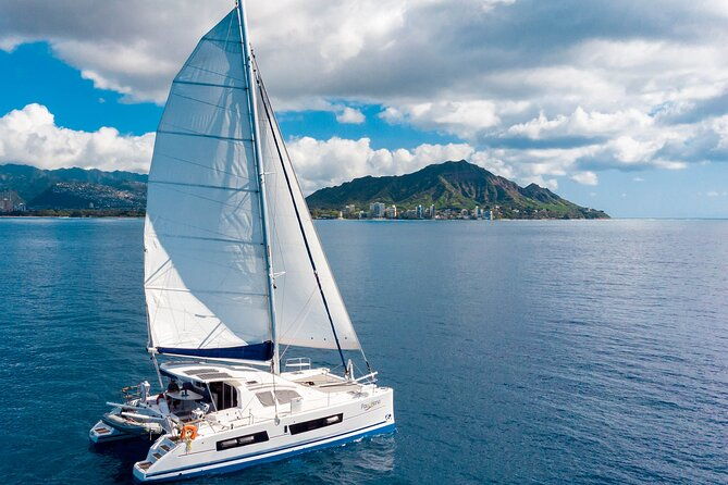 2hr-luxury-private-sailing-catamaran-in-waikiki-for-1-6-people