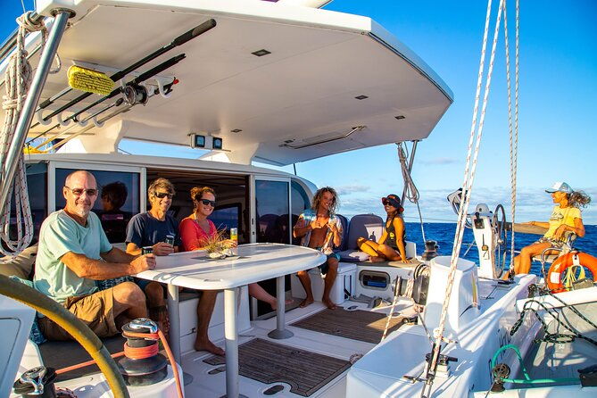 2hr-luxury-private-sailing-catamaran-in-waikiki-for-1-6-people